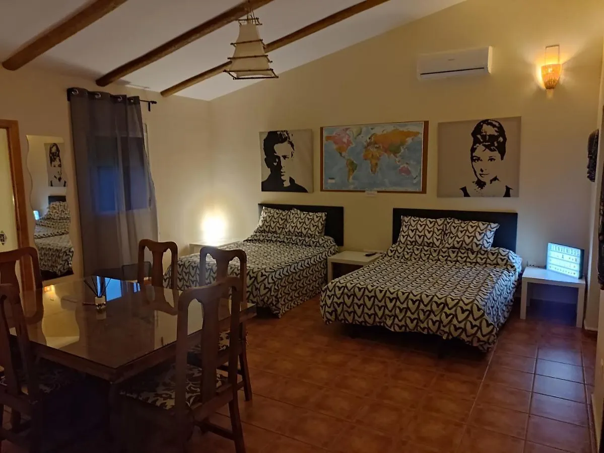 Guest house Apartamento Privado Con Piscina Y Jardin Compartidos. Valencina de la Concepcion Spain