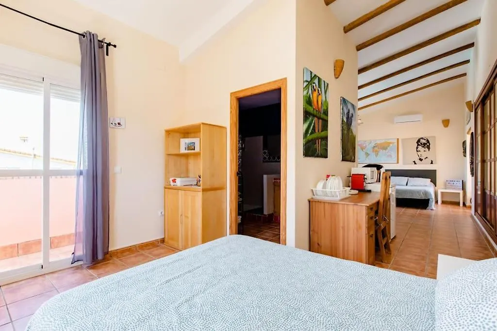 Guest house Apartamento Privado Con Piscina Y Jardin Compartidos. Valencina de la Concepcion